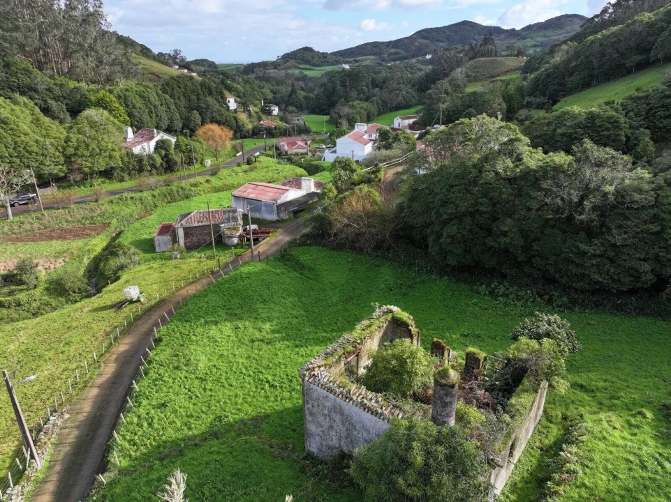 Moradia T2 para Venda em Santo Espirito Foto 7