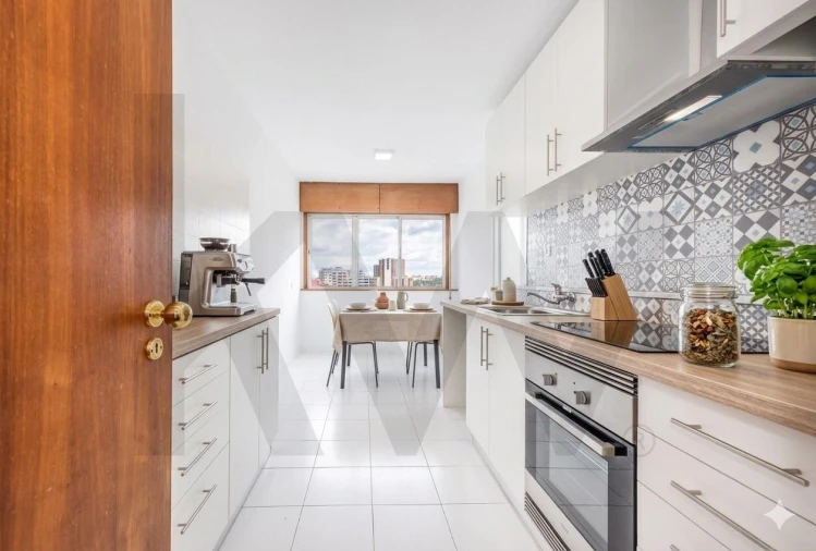 Apartamento T3 para Arrendamento em Lumiar Foto 9