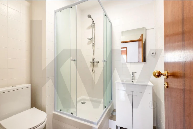 Apartamento T3 para Arrendamento em Lumiar Foto 18