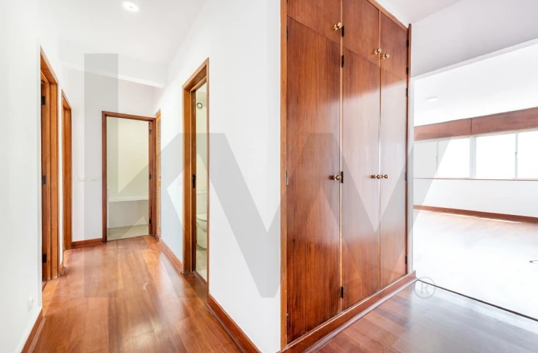 Apartamento T3 para Arrendamento em Lumiar Foto 7