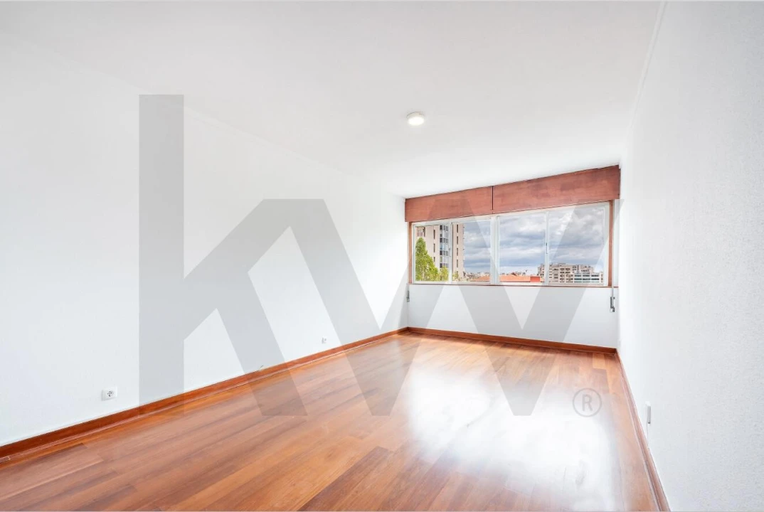 Apartamento T3 para Arrendamento em Lumiar Foto 12