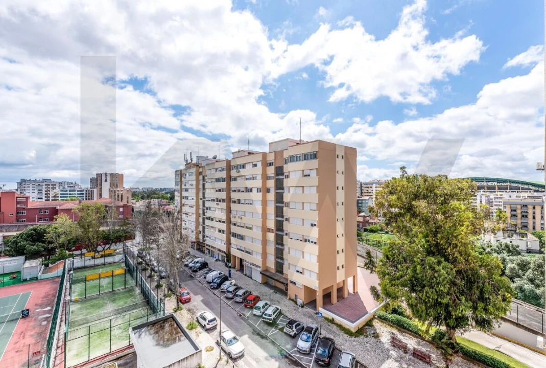 Apartamento T3 para Arrendamento em Lumiar Foto 1