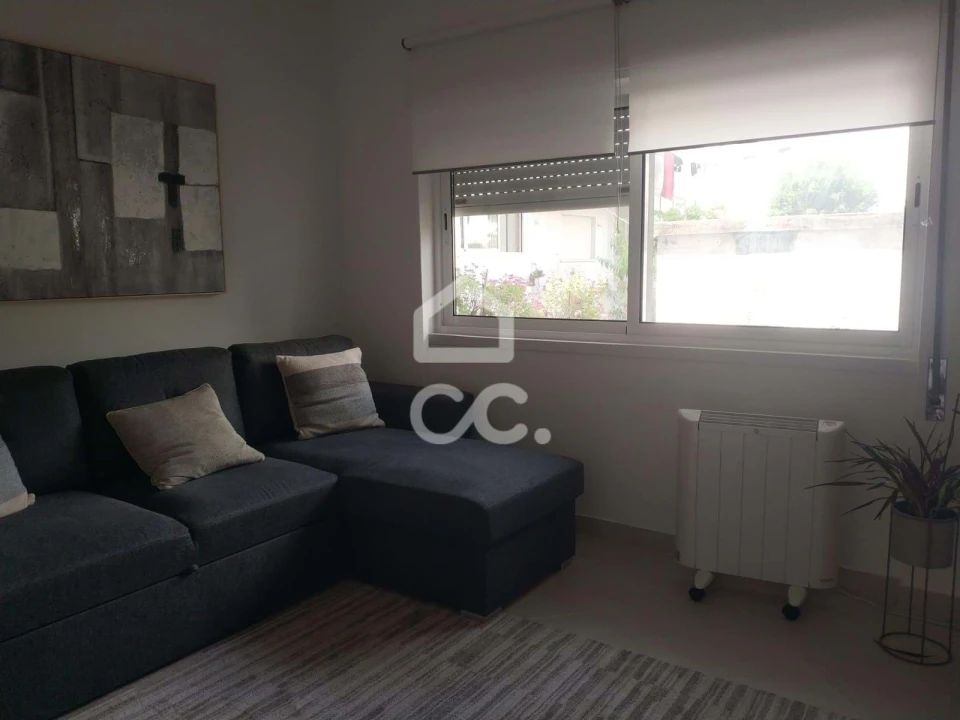 Apartamento T2 para Arrendamento em Santo Antonio dos Olivais Foto 9