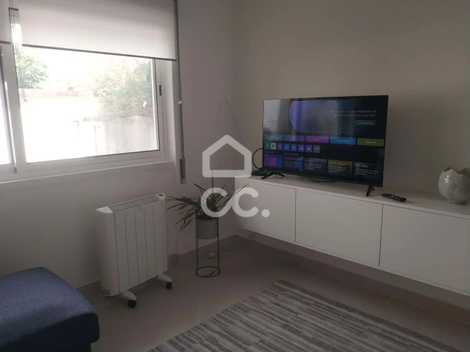 Apartamento T2 para Arrendamento em Santo Antonio dos Olivais Foto 5