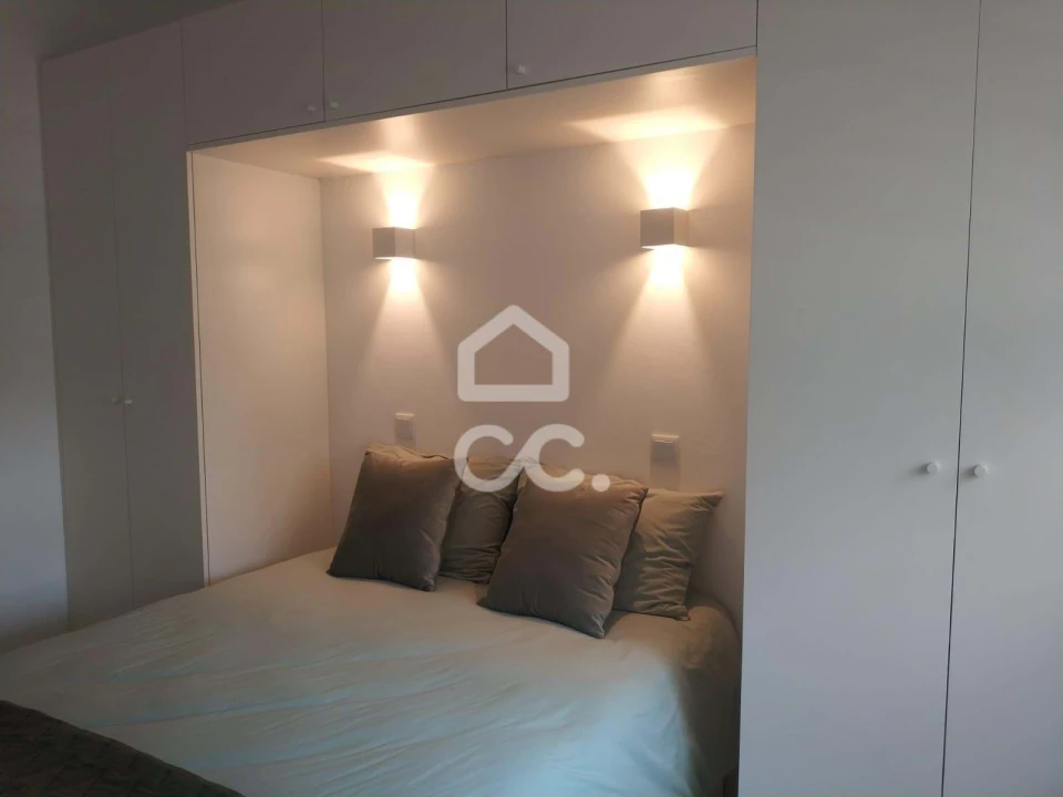 Apartamento T2 para Arrendamento em Santo Antonio dos Olivais Foto 12