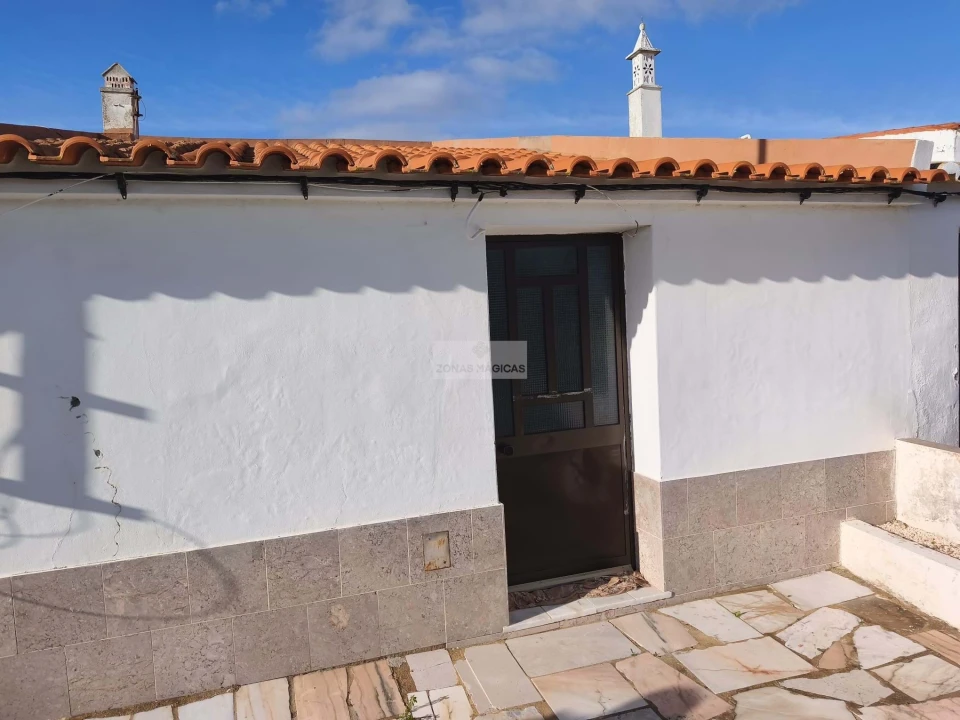 Moradia T2 para Venda em Lagos (São Sebastião e Santa Maria) Foto 2