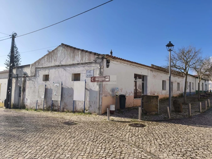 Moradia T4 para Venda em Lagos (São Sebastião e Santa Maria)