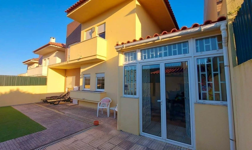 Moradia T4 para Venda em São Domingos de Rana Foto 8