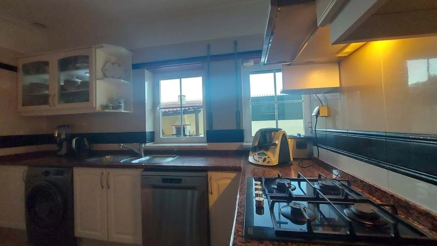 Moradia T4 para Venda em São Domingos de Rana Foto 19