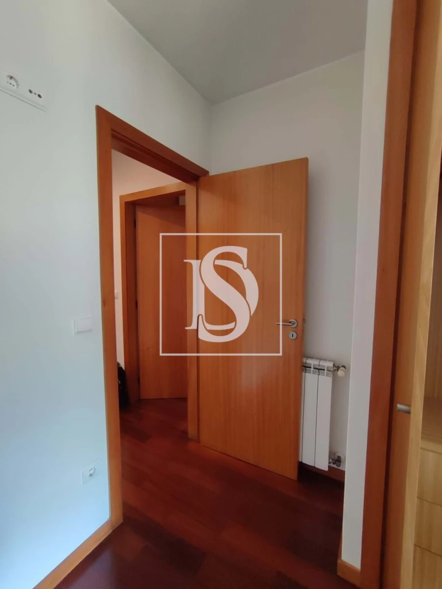 Apartamento T2 para Arrendamento em Creixomil Foto 15