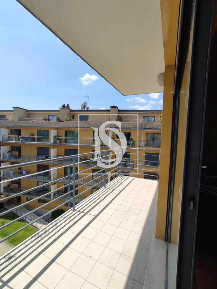 Apartamento T2 para Arrendamento em Creixomil Foto 8