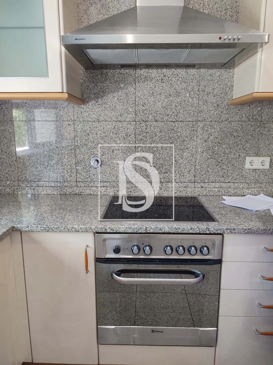 Apartamento T2 para Arrendamento em Creixomil Foto 1