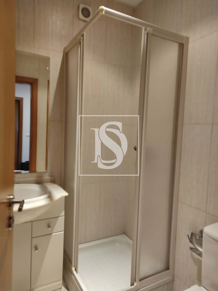 Apartamento T2 para Arrendamento em Creixomil Foto 18