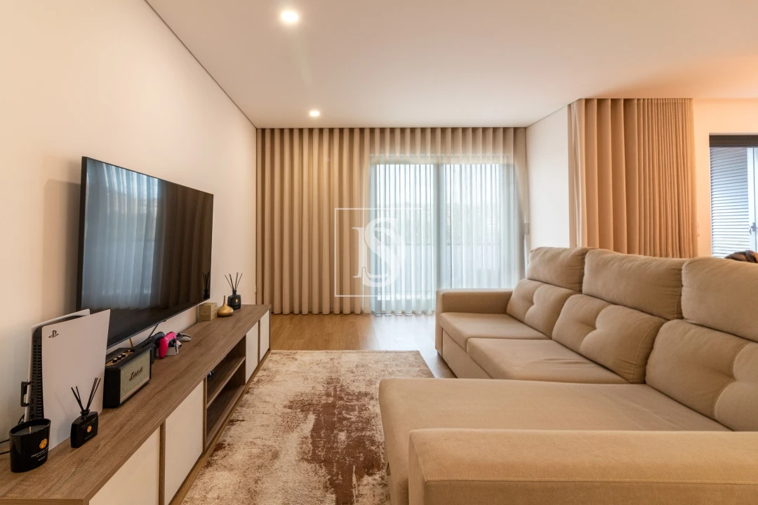 Apartamento T3 para Venda em Costa Foto 3