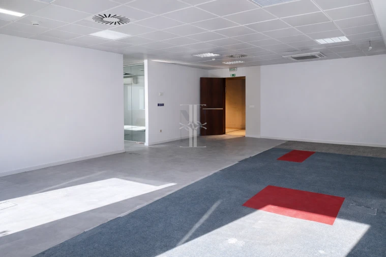 Negócio para Venda em Santo António Foto 5