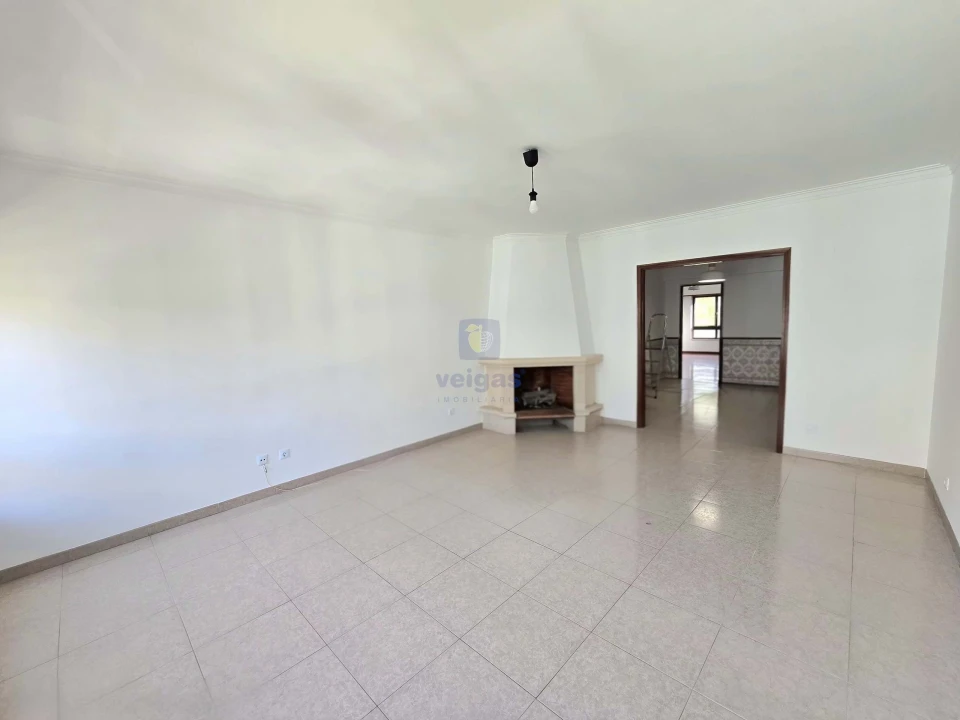 Apartamento T3 para Arrendamento em Alverca do Ribatejo e Sobralinho Foto 1