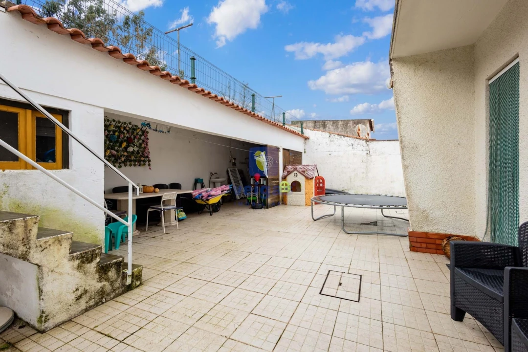 Moradia T3 para Venda em Olho Marinho Foto 26