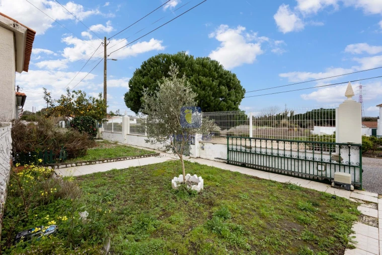 Moradia T3 para Venda em Olho Marinho Foto 3