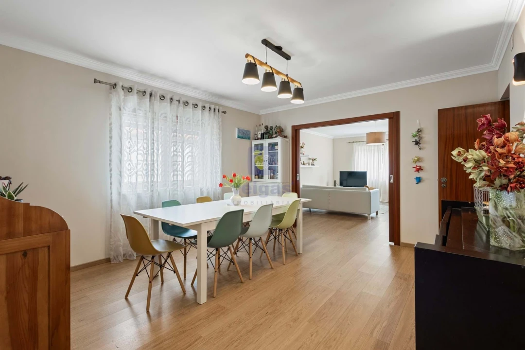 Moradia T3 para Venda em Olho Marinho Foto 8