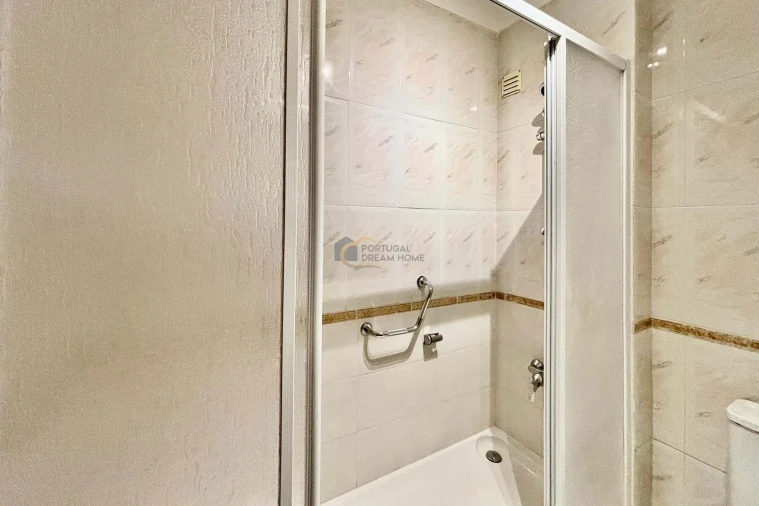 Apartamento T1 para Venda em Albufeira e Olhos de Água Foto 9