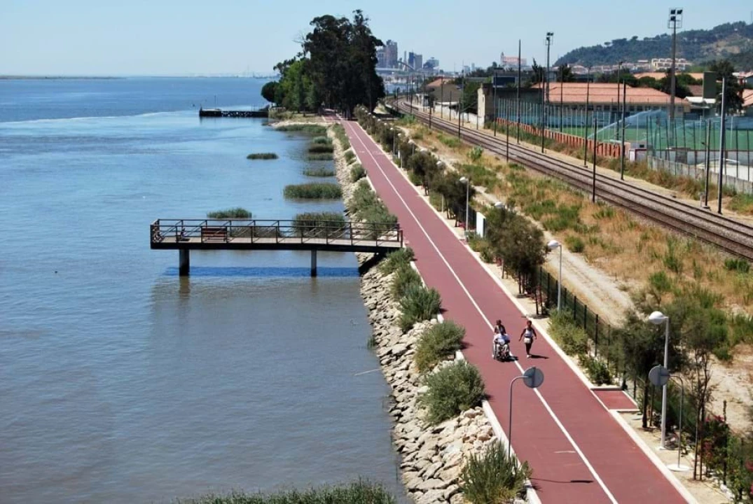 Negócio para Arrendamento em Alhandra, São João dos Montes e Calhandriz Foto 4