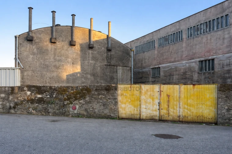 Prédio para Venda em Milheiros Foto 7