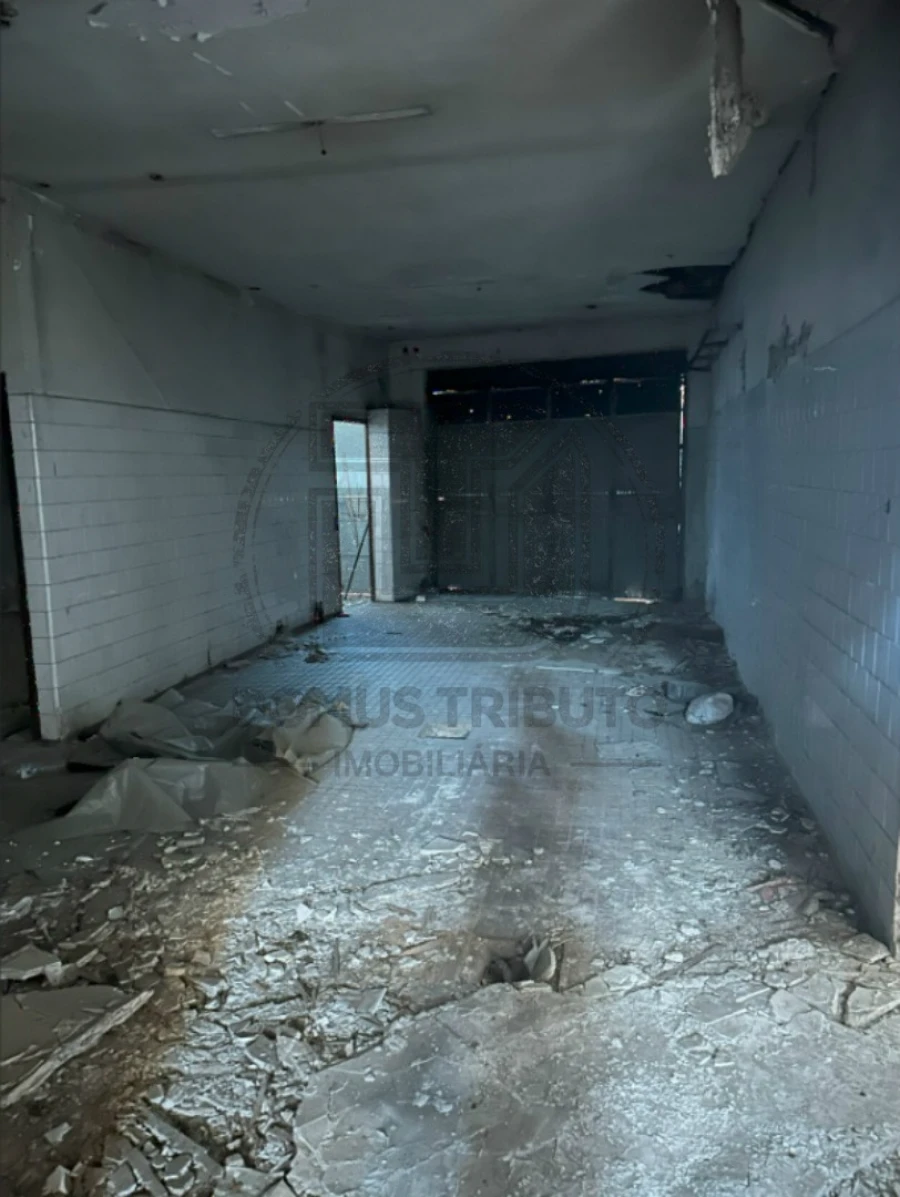 Prédio para Venda em Milheiros Foto 26