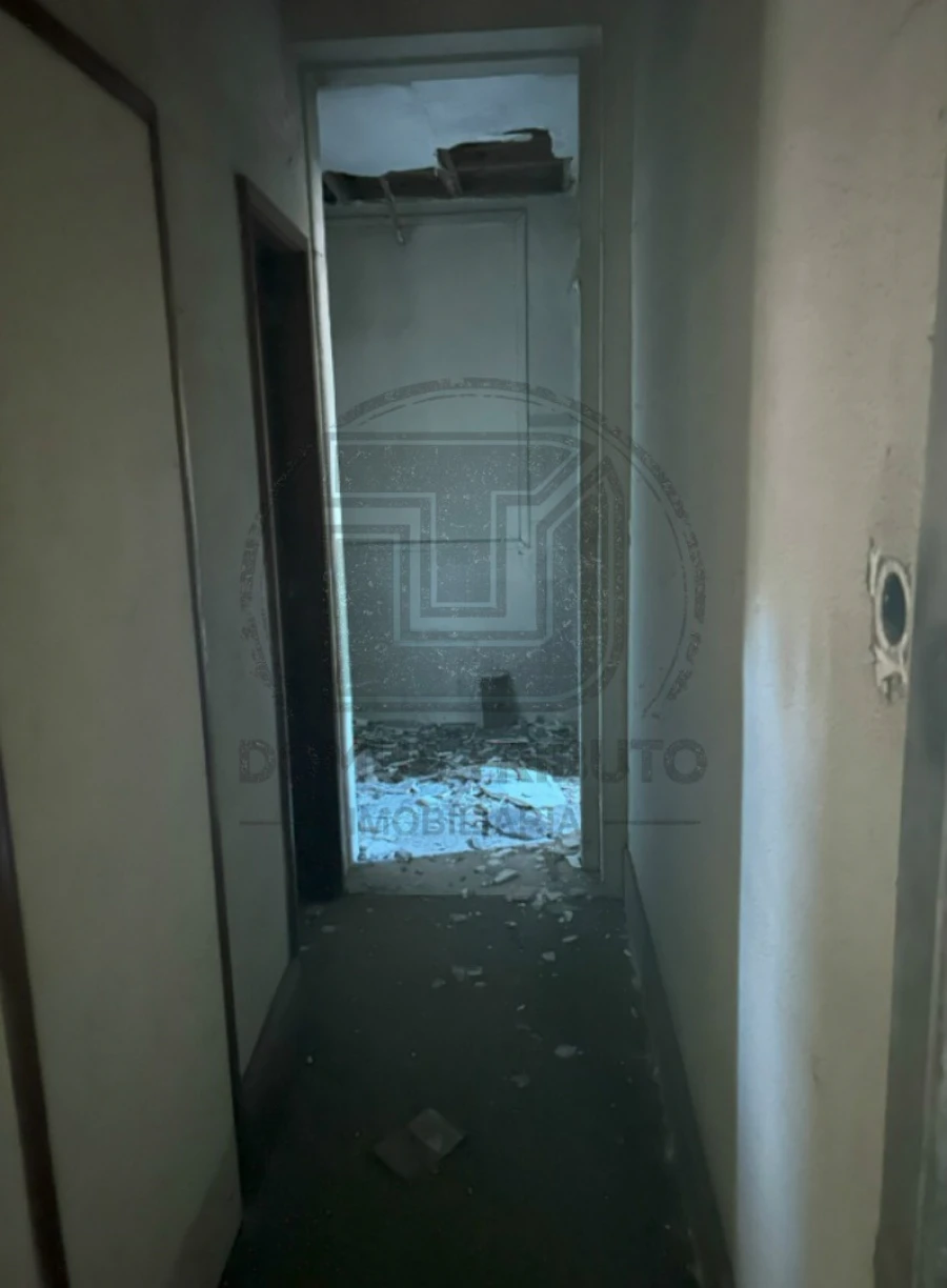 Prédio para Venda em Milheiros Foto 14