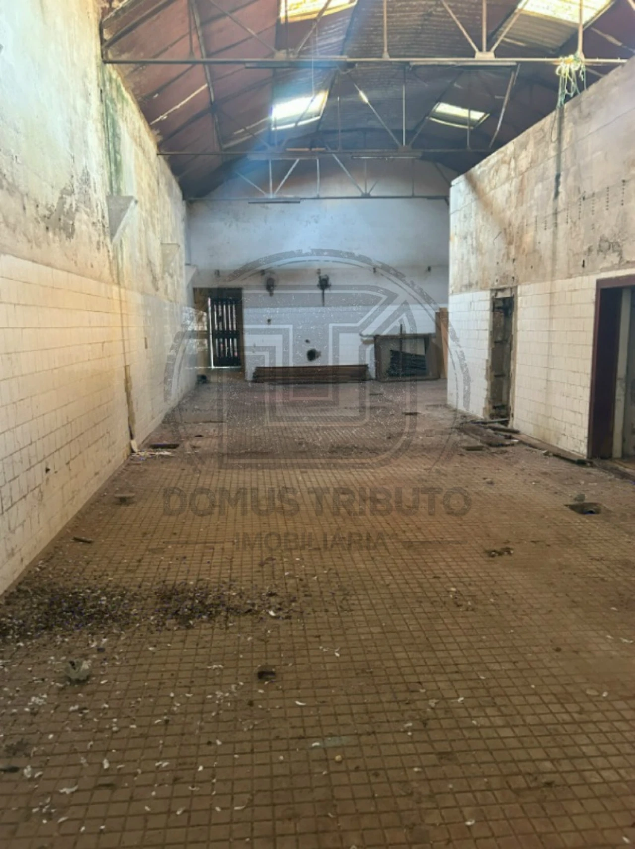 Prédio para Venda em Milheiros Foto 9