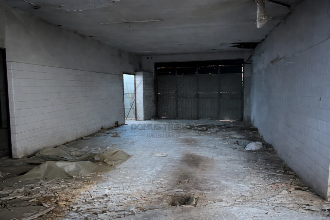 Prédio para Venda em Milheiros Foto 22