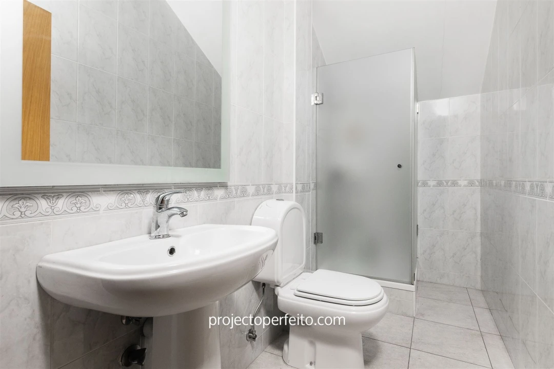 Moradia T4 para Venda em Anta e Guetim Foto 27