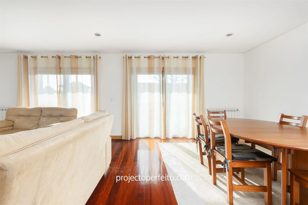 Moradia T4 para Venda em Anta e Guetim Foto 4