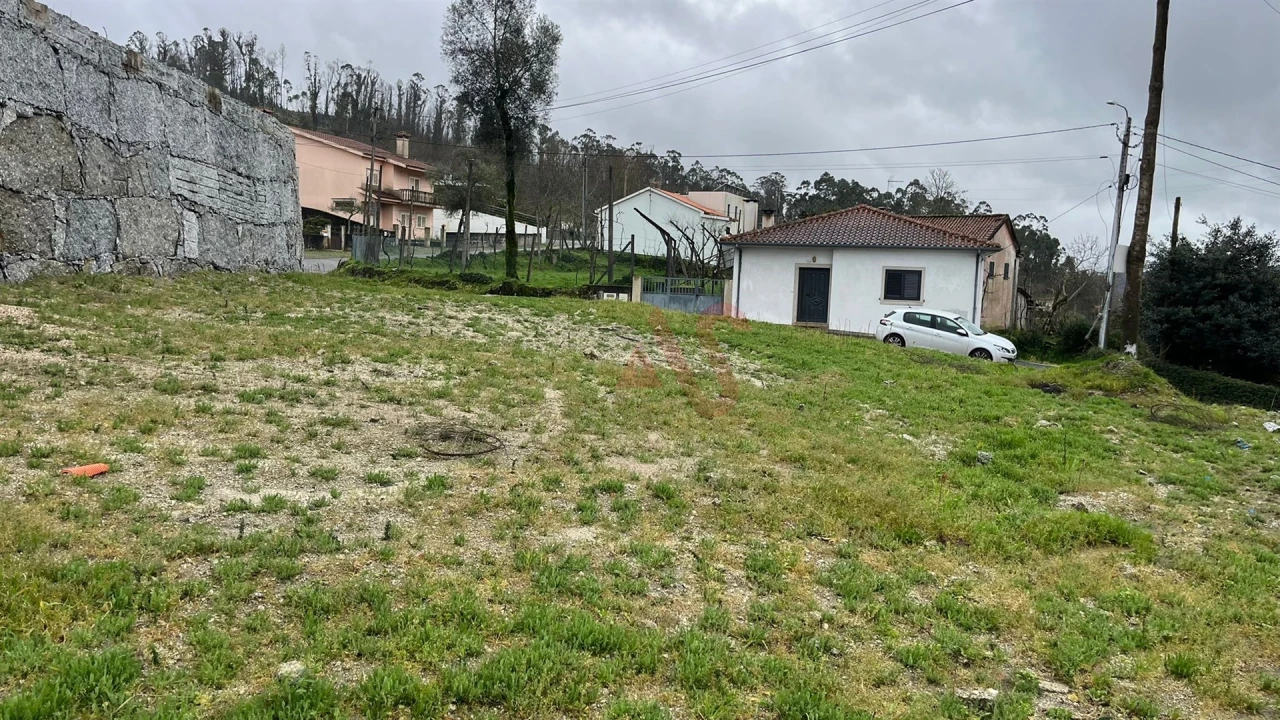 Terreno para Venda em Cepães e Fareja Foto 2