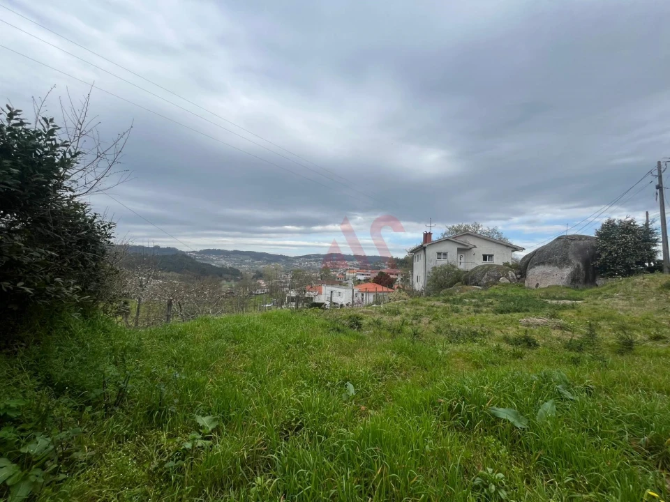 Terreno para Venda em Cepães e Fareja Foto 1