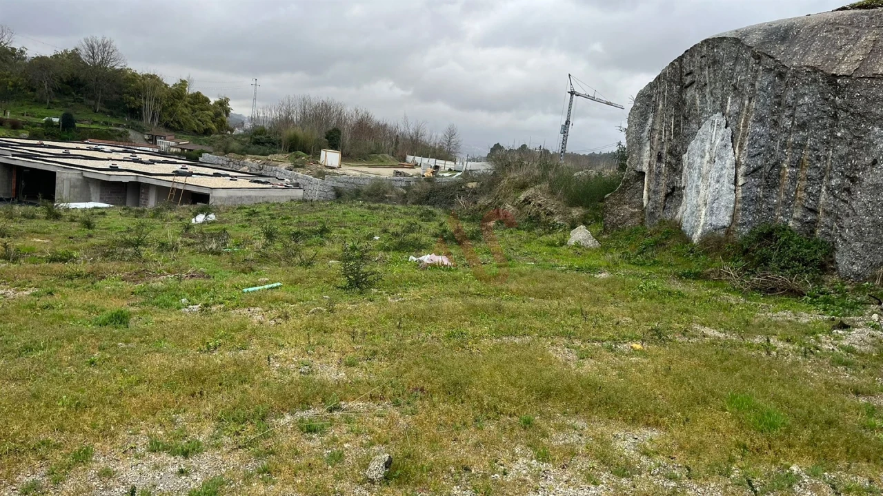 Terreno para Venda em Cepães e Fareja Foto 5