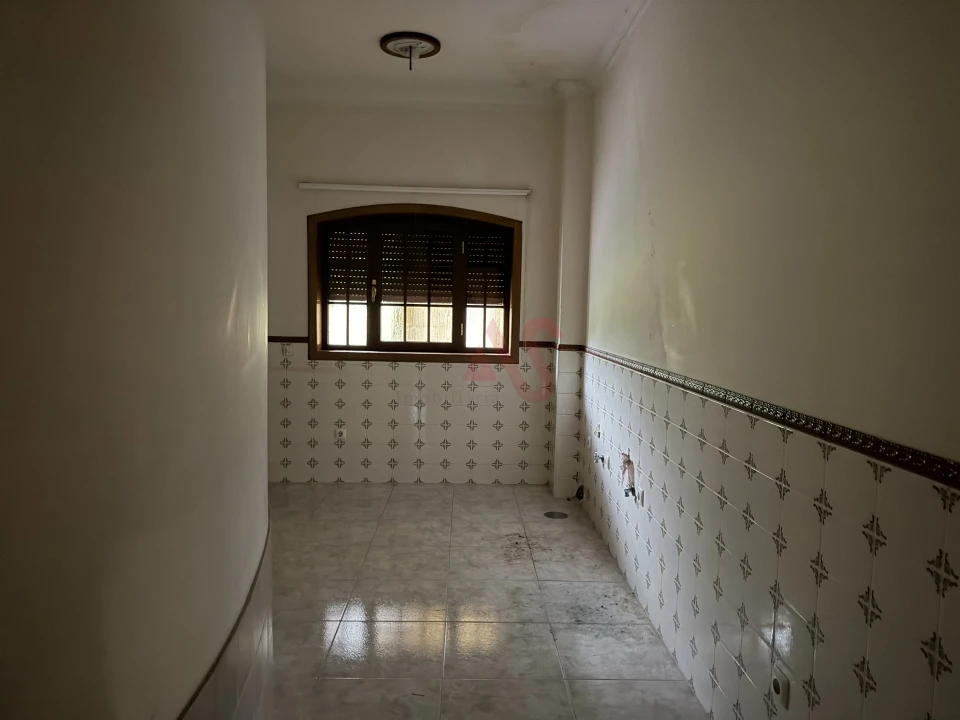 Moradia T5 para Venda em Meinedo Foto 19