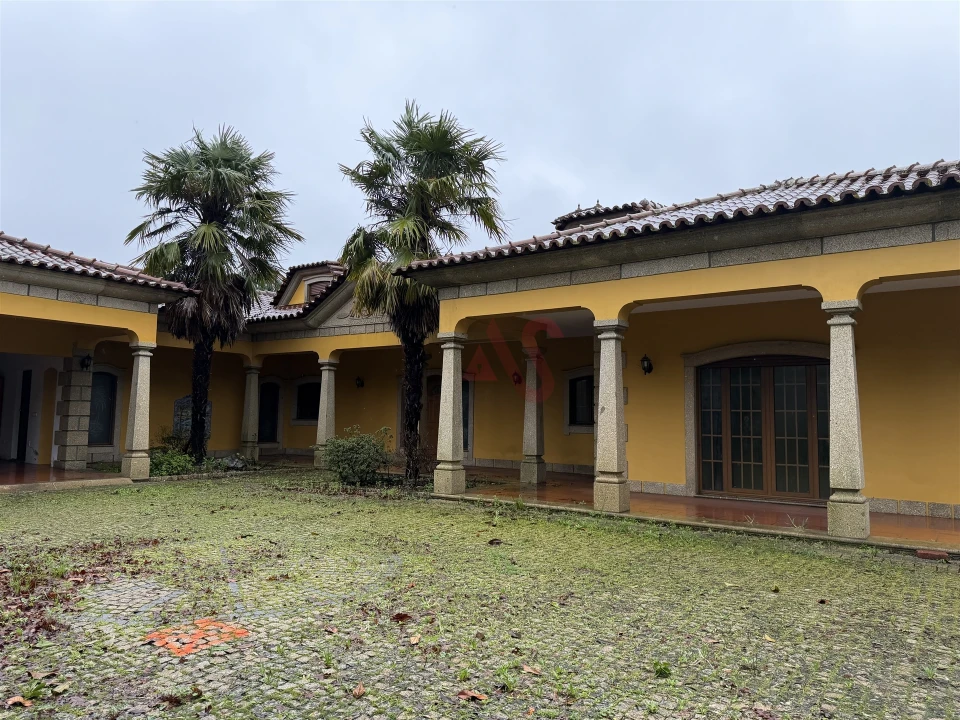 Moradia T5 para Venda em Meinedo Foto 2