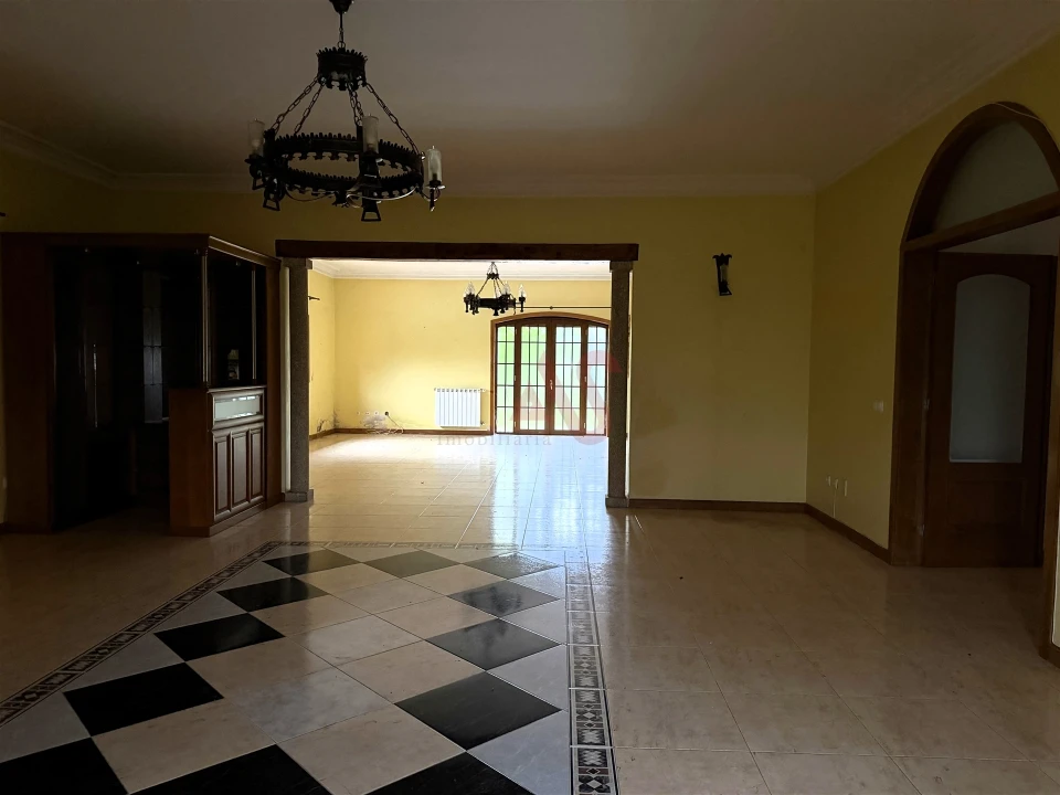 Moradia T5 para Venda em Meinedo Foto 12