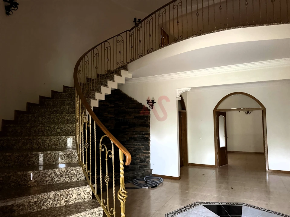 Moradia T5 para Venda em Meinedo Foto 11