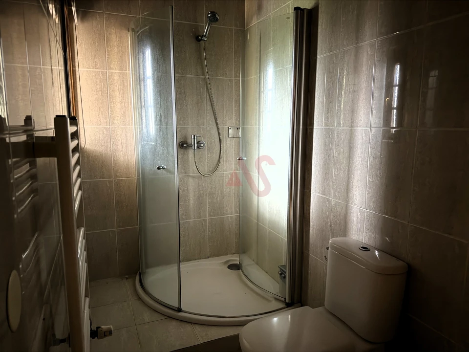 Moradia T5 para Venda em Meinedo Foto 24