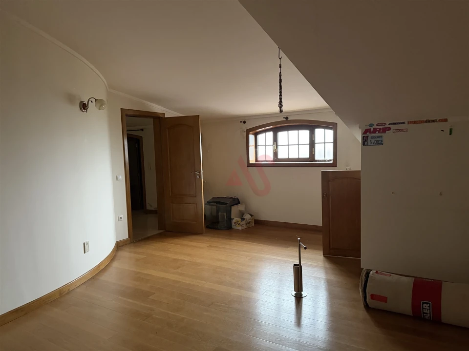 Moradia T5 para Venda em Meinedo Foto 35