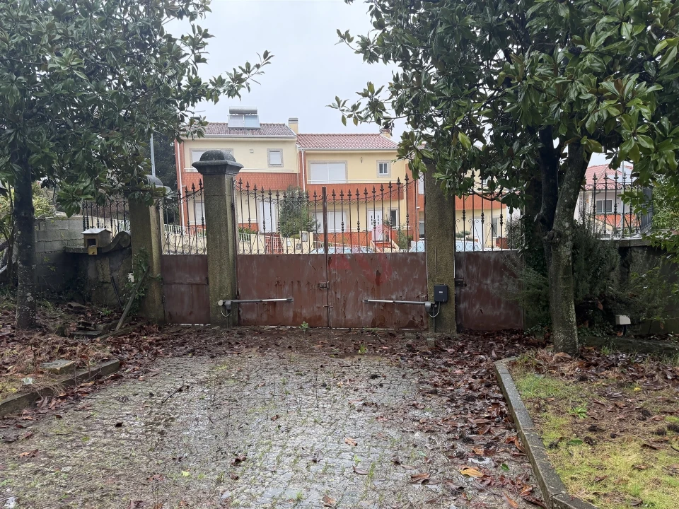 Moradia T5 para Venda em Meinedo Foto 51