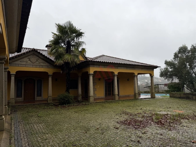 Moradia T5 para Venda em Meinedo Foto 3