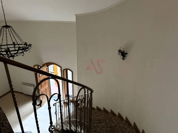 Moradia T5 para Venda em Meinedo Foto 29