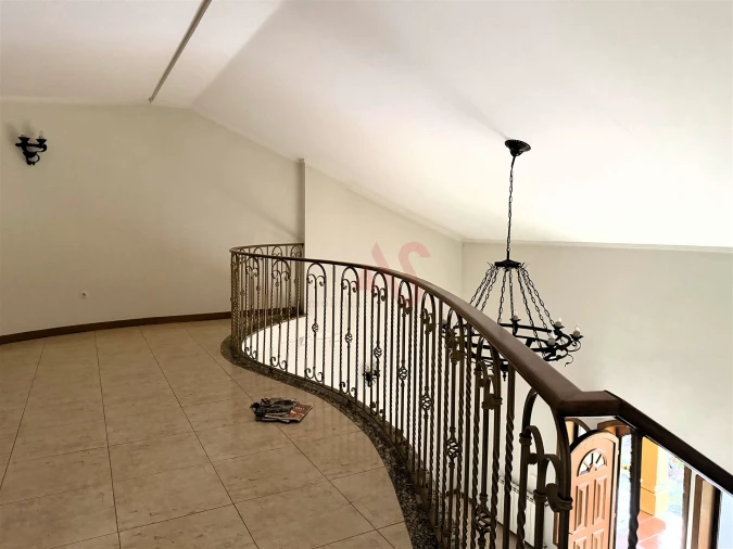 Moradia T5 para Venda em Meinedo Foto 28