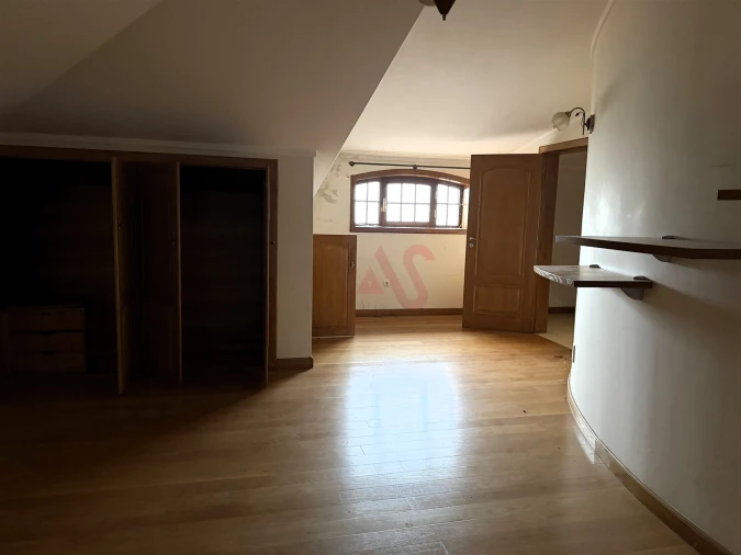 Moradia T5 para Venda em Meinedo Foto 31