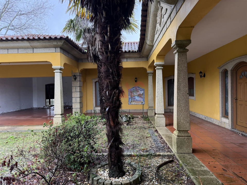 Moradia T5 para Venda em Meinedo Foto 37