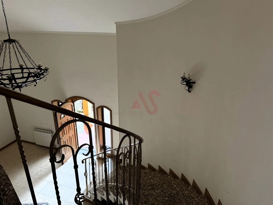 Moradia T5 para Venda em Meinedo Foto 29