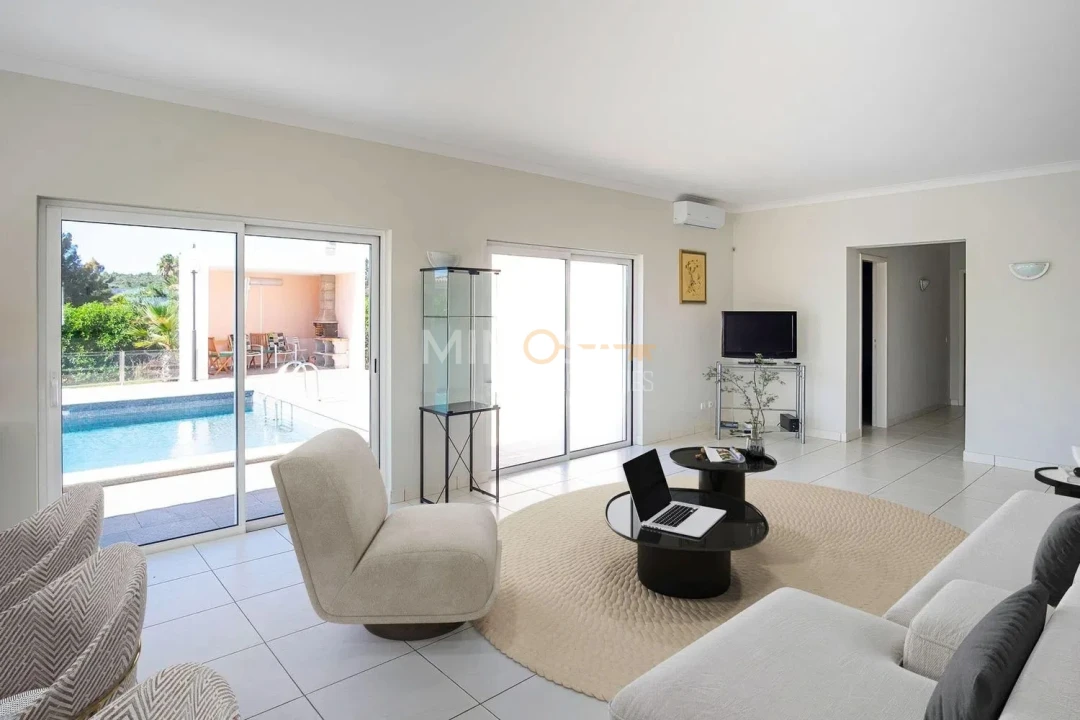 Moradia T3 para Venda em Odiaxere Foto 5