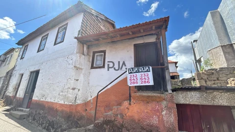 Moradia T3 para Venda em Santa Comba Dão e Couto do Mosteiro